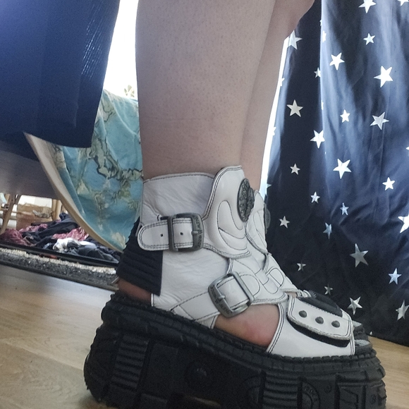 New Rock Tower Ankle Boots - Picture 6 of 11